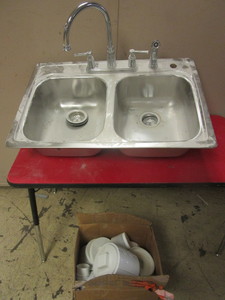 lot 376 image: KITCHEN SINK