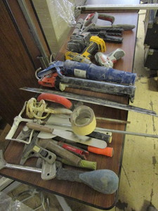 lot 377 image: CRAFTSMAN CORDLESS DRILL DRIVER, DEWALT CORDLESS DRILL DRIVER, ASSORTED HAND TOOLS