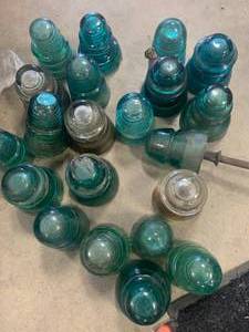 lot 9 image: Lot of 21 Hemingray Glass Insulators