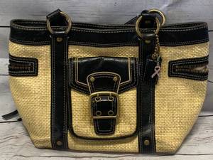 lot 13 image: Original Coach Purse
