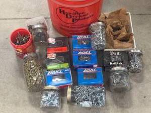 lot 20 image: Large Lot of Fasteners