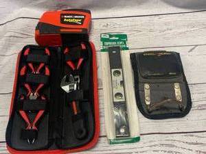 lot 28 image: Misc. Lot o Tools