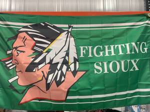 lot 35 image: UND Fighting Sioux Flag Approx 3 x 5