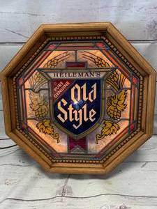 lot 40 image: Vintage Old Style Lighted Sign 15 wide