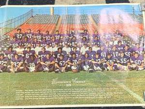 lot 53 image: 1976 Minnesota Vikings Poster 24 x 36