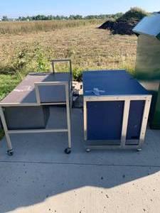 lot 83 image: 2 Rolling Desks on Casters