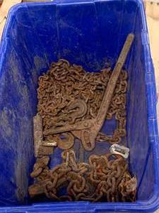 lot 92 image: Loadbinder & Lot of Chains