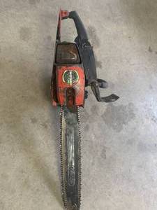 lot 114 image: Craftsman 18 Chainsaw