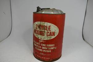 lot 18 image: Vintage 2-Cycle Mixing Can