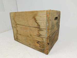 lot 70 image: Vintage Wood Crate
