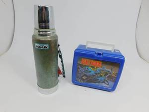 lot 107 image: Vintage Aladdin Stanley Thermos  Plastic Batman Lunch Box and Thermos