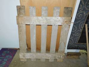 lot 113 image: Vintage Fence