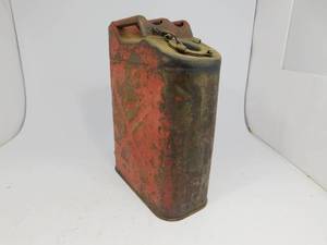 lot 24 image: Vintage Red Military Style Gas Can