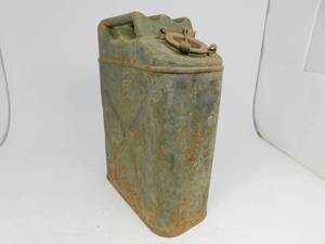 lot 25 image: Vintage Red Military Style Gas Can