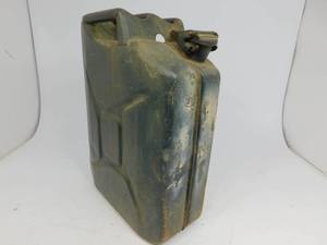 lot 26 image: Vintage Military GasolineWater Can