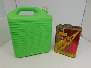 lot 30 image: U.S. 5 gal. Container  2 gal. Gasoline Can