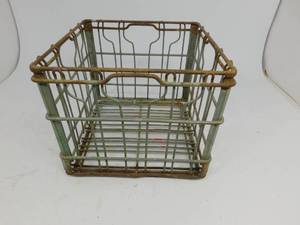 lot 23A image: Vintage Franklin Metal Milk Crate