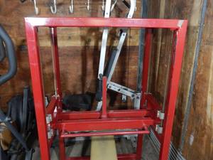 lot 40 image: Weight Bench