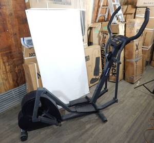 lot 43 image: NordicTrack Ellipse 910e