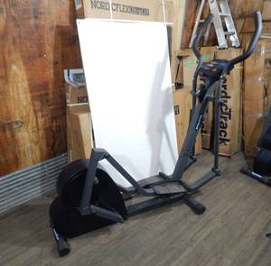 lot 44 image: NordicTrack Ellipse 910e
