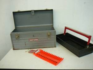 lot 13 image: Craftsman Tool Box