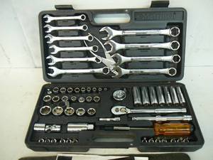 lot 18 image: 48 Piece 14 - 38 Drive Socket & Spawner Set