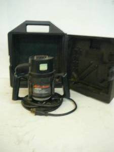 lot 49 image: Black & Decker Router