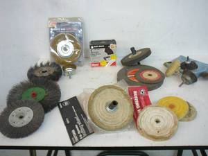 lot 52 image: Wire WheelsGrinding WheelsBuffing WheelsFibre Discs