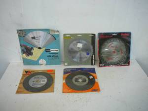 lot 55 image: Lot of New Blades