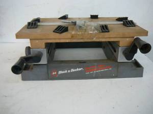 lot 66 image: Black & Decker Bench Top Workmate