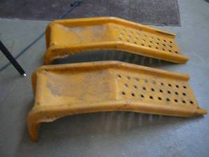 lot 76 image: Car Ramps