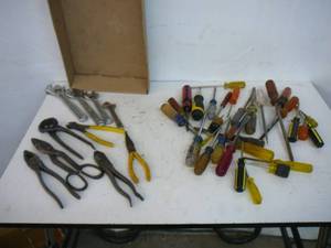 lot 98 image: Lot Of Hand Tools