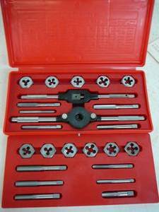 lot 109 image: Vermont American Tap & Die Set