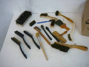 lot 115 image: Lot of Wire Brushes