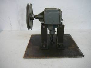 lot 120 image: Sewing Machine Head