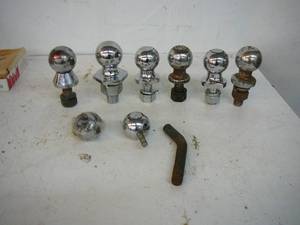 lot 127 image: Hitch Balls & Hitch Pin