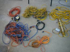 lot 139 image: Large Lot of Extension Cords & Lights
