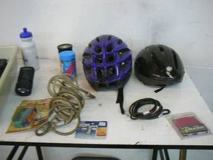lot 140 image: Bike Items