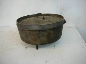 lot 149 image: Vintage Cast Pot With Lid