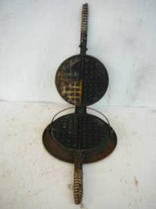 lot 150 image: Griswold Waffle Pan