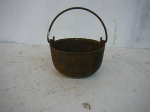 lot 151 image: Hollands Cast Iron Pot