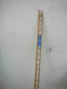 lot 163 image: Solid Oak Decorative Rail