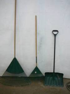 lot 169 image: Lawn Tools