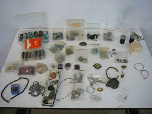 lot 172 image: GemsJewelry Making Items