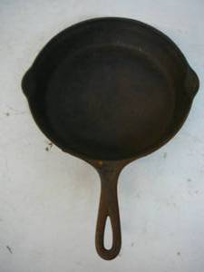 lot 187 image: Cast Iron Skillet #7 Griswold