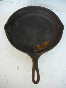 lot 195 image: Cast Iron Skillet #10