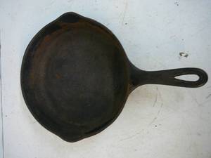 lot 198 image: Cast Iron Skillet #6