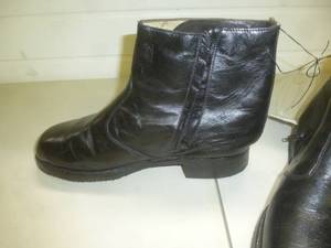 lot 51 image: Black Leather Zipper Boots Size 12
