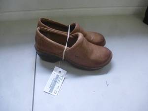 lot 57 image: Born Clogs Size 9 12