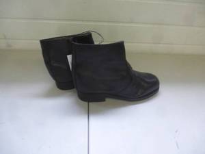 lot 58 image: Black Leather Zipper Boots Size 42 UK